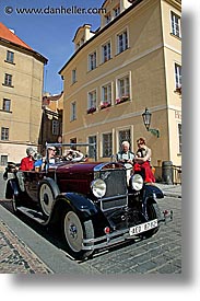 images/Europe/CzechRepublic/Prague/Streets/old-car-1.jpg