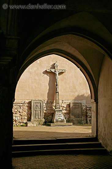 arch-n-cross.jpg