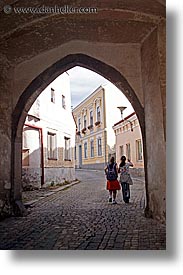 images/Europe/CzechRepublic/Slavonice/girls-in-arch-2.jpg