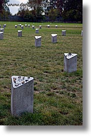 images/Europe/CzechRepublic/Terezin/jewish-graves-1.jpg
