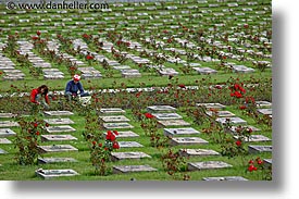 images/Europe/CzechRepublic/Terezin/jewish-graves-6.jpg