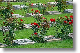 images/Europe/CzechRepublic/Terezin/jewish-graves-7a.jpg