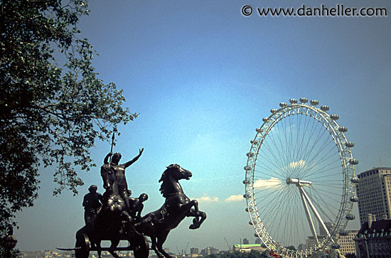 ferris-wheel-statue.jpg