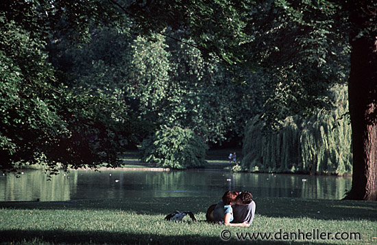 hyde-park-couple.jpg