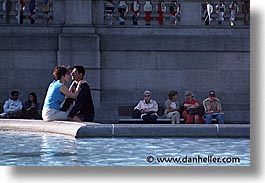 images/Europe/England/London/People/trafalgar-couple.jpg