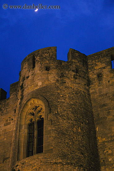 nite-castle-moon-1.jpg