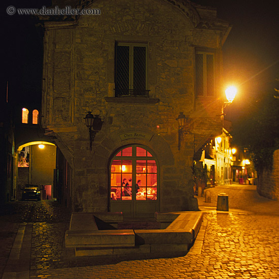 nite-cobble_stone-street-window.jpg