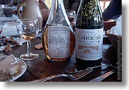 images/Europe/France/Corsica/Fromagerie/fiumicicoli-wine.jpg