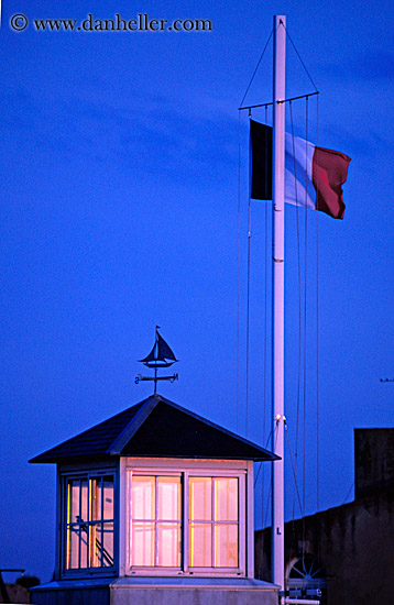 french-flag-n-lit-house.jpg