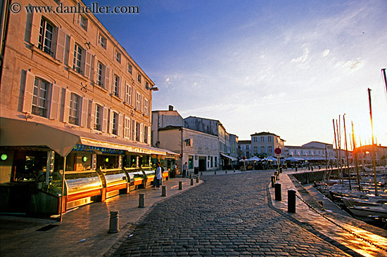 ile_de_re-sidewalk-1.jpg