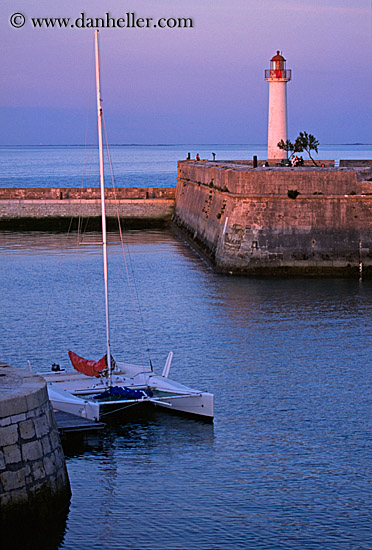 lighthouse-n-sunset-1.jpg