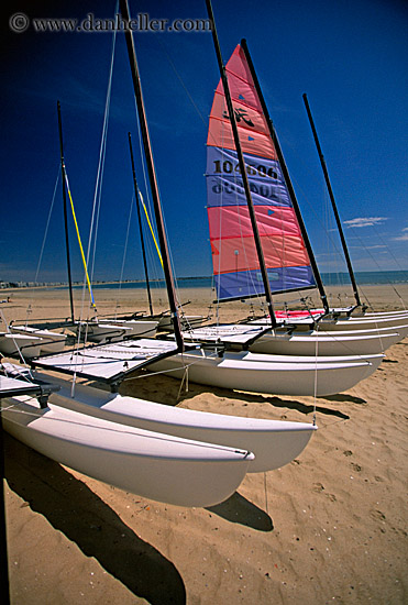 sailing-boats-on-beach.jpg