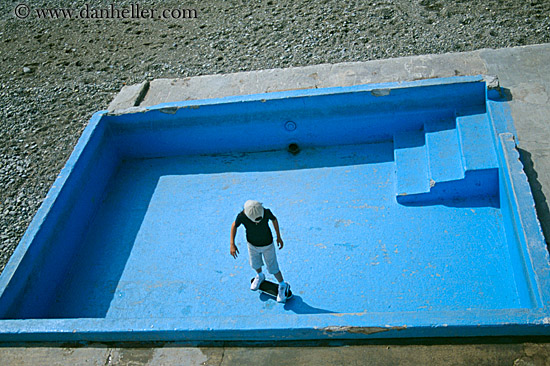 boy-skateboard-swimming_pool.jpg