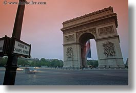 images/Europe/France/Paris/ArcDeTriomphe/arc_de_triomphe-n-traffic-3.jpg