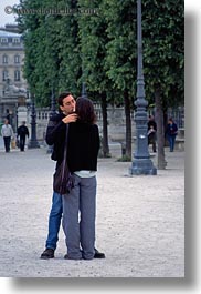images/Europe/France/Paris/People/lovers-kissing-03.jpg