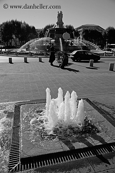 fountain-bw.jpg