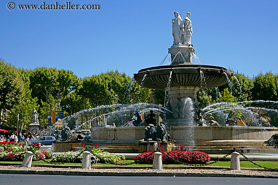 rotunda-fountains-n-flowers-2.jpg