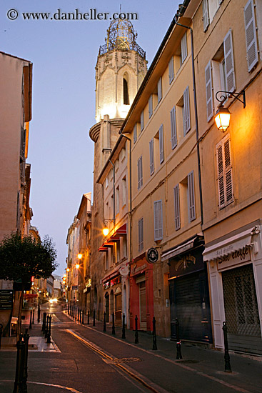 dim-lit-street.jpg