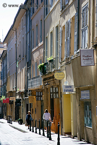 ppl-walking-streets-1.jpg