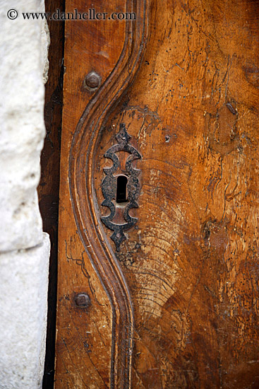 door-keyhole.jpg