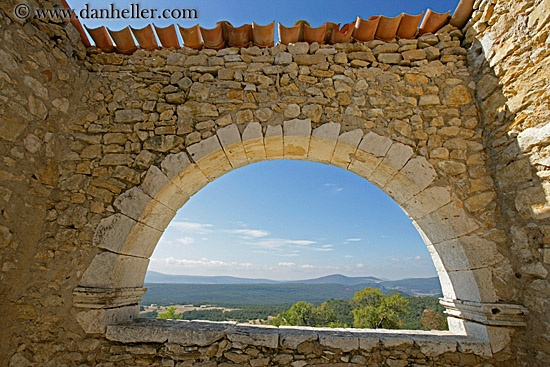 landscape-thru-window-arch.jpg