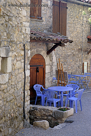 plastic-purple-table-n-chairs.jpg