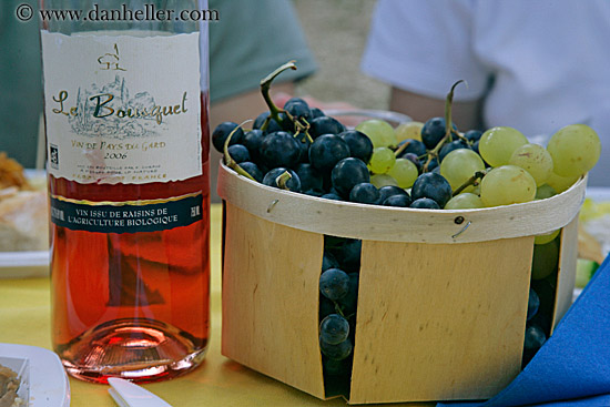 wine-n-grapes-1.jpg
