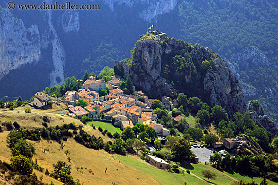 hilltop-town-3.jpg