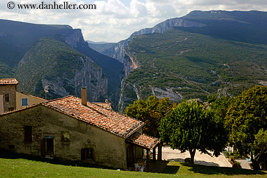 house-n-canyon-1.jpg