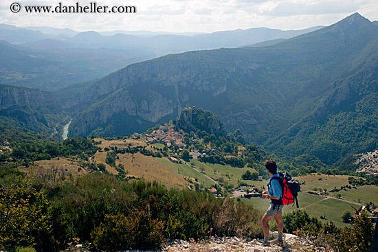 nicos-n-hilltop-village-1.jpg