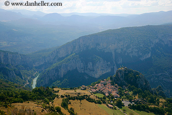 scenic-valley-n-mtns-03.jpg