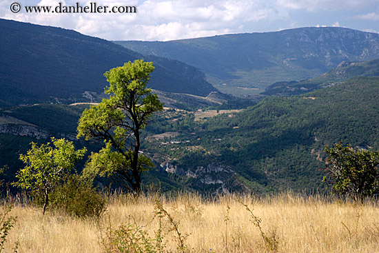 scenic-valley-n-mtns-04.jpg