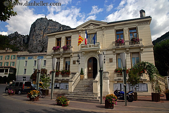 hotel_de_ville-2.jpg
