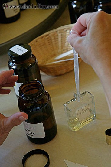 mixing-perfumes-05.jpg