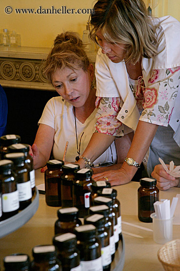 mixing-perfumes-07.jpg
