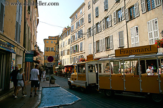 yellow-tourist-train-4.jpg