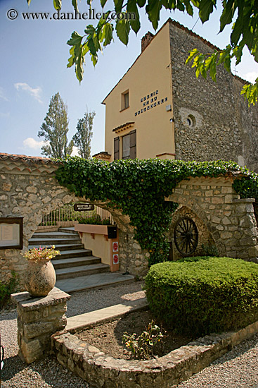 hotel-entrance.jpg