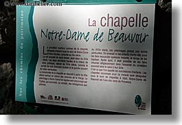 images/Europe/France/Provence/Moustiers-StMarie/NotreDameDeBeauvoir/descriptive-sign.jpg