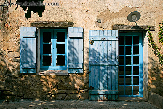blue-trim-in-pastered-stone.jpg