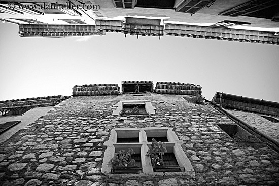windows-n-stone-bldg-upview-bw.jpg
