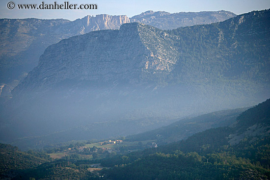 mtns-n-town-in-valley-1.jpg