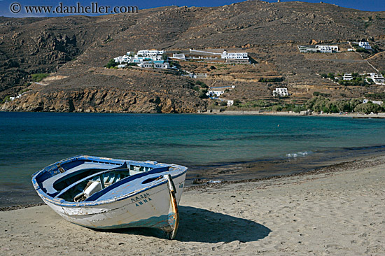 blue-n-white-boat-on-beach-1.jpg