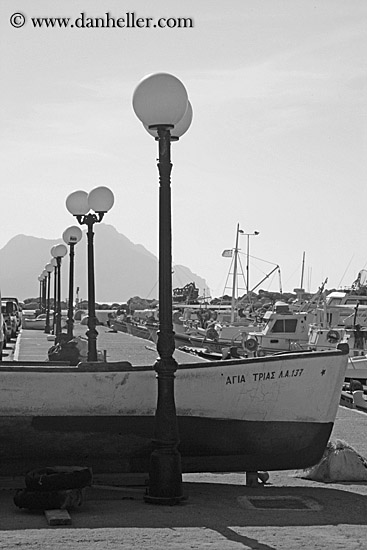 boats-n-lamp_posts-bw.jpg