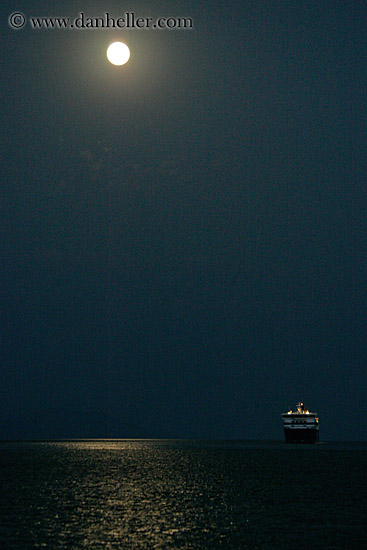 ferry-n-full_moon-2.jpg