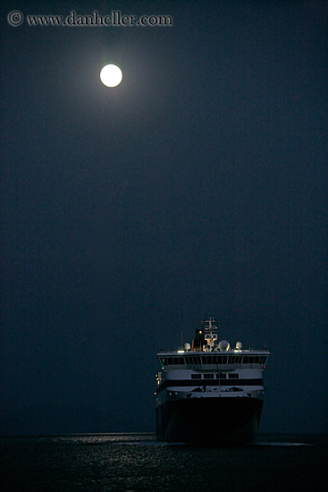 ferry-n-full_moon-4.jpg