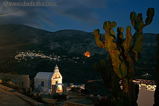 church-n-cactus-at-nite.jpg