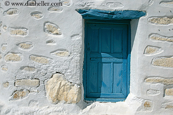 blue-door-in-white_wash-stone-1.jpg