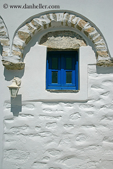 blue-window-n-stone-arch.jpg