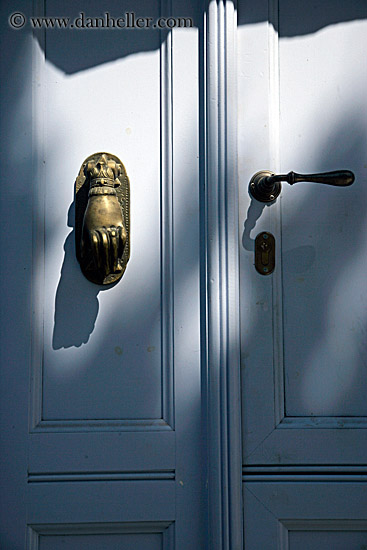 bronze-knocker-n-door-handle.jpg