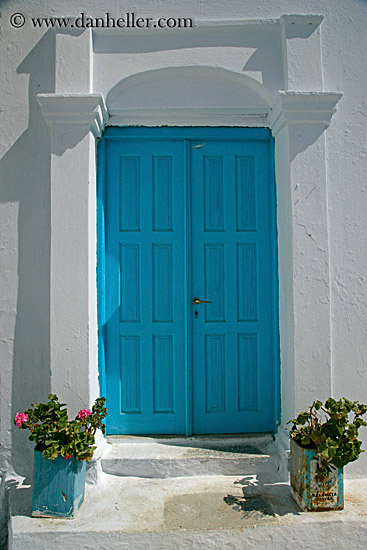 light-blue-door-n-geraniums-1.jpg